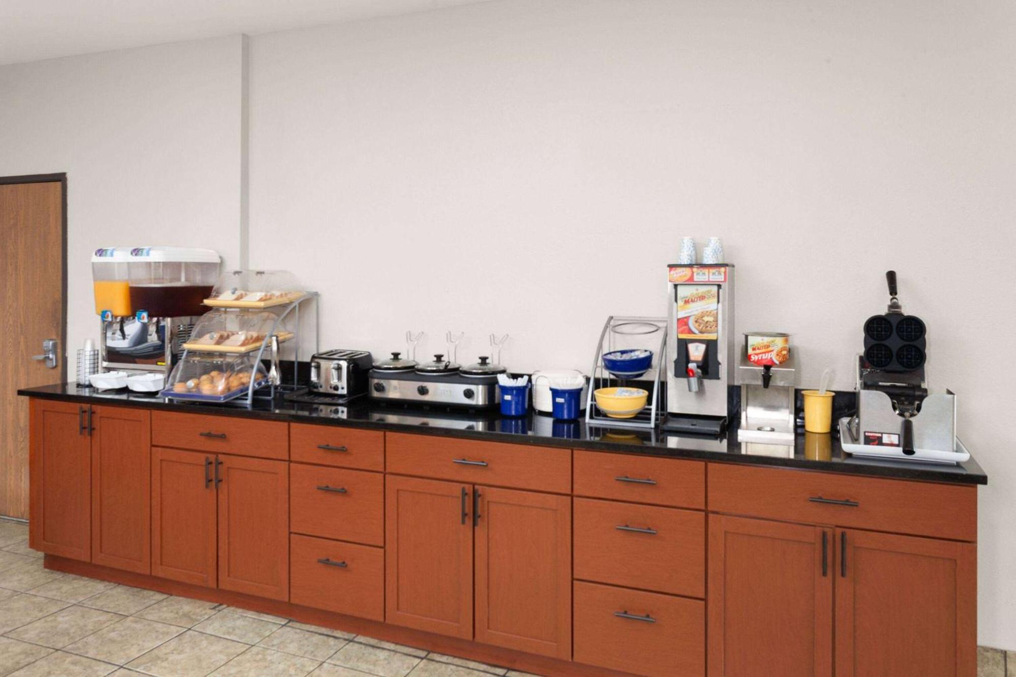Days Inn & Suites By Wyndham Of Morris Luaran gambar