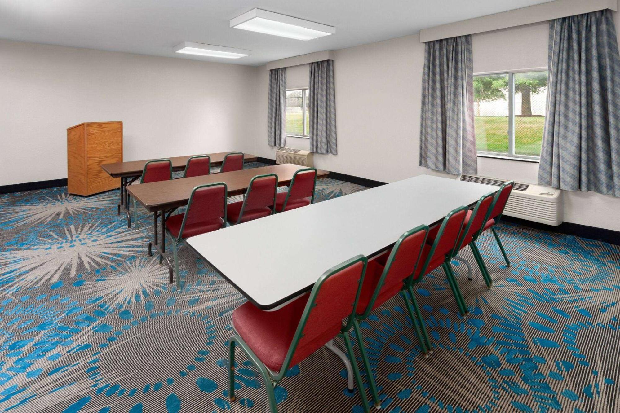 Days Inn & Suites By Wyndham Of Morris Luaran gambar