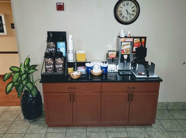 Days Inn & Suites By Wyndham Of Morris Luaran gambar